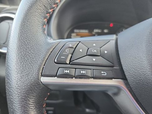 Certified 2022 Nissan Kicks SR FWD image 34