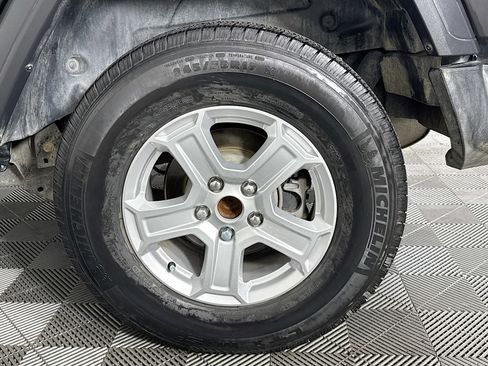 Used 2019 Jeep Wrangler Unlimited Sport S image 36