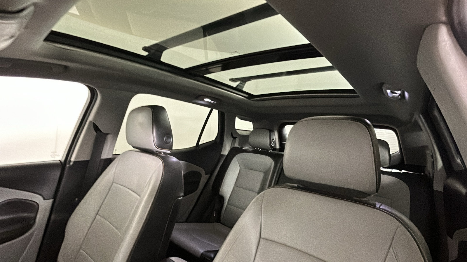Used 2018 GMC Terrain SLT w/ Preferred Package AWD/4WD image 16