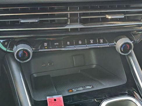 New 2025 Chevrolet Traverse LT w/ Enhanced Driving Package image 29