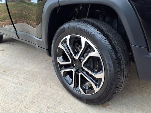 Used 2022 Jeep Compass Limited image 9