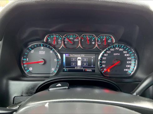 Used 2020 Chevrolet Suburban LT image 26