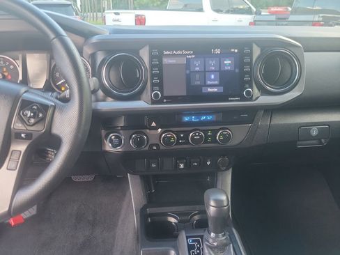 Certified 2023 Toyota Tacoma TRD Off-Road image 19