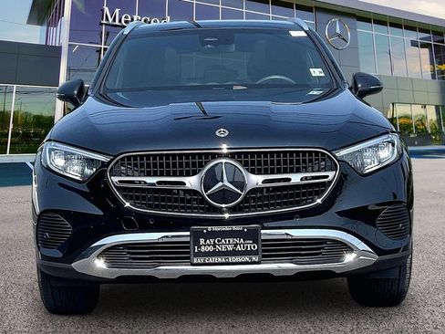 Used 2025 Mercedes-Benz GLC 350e 4MATIC image 2