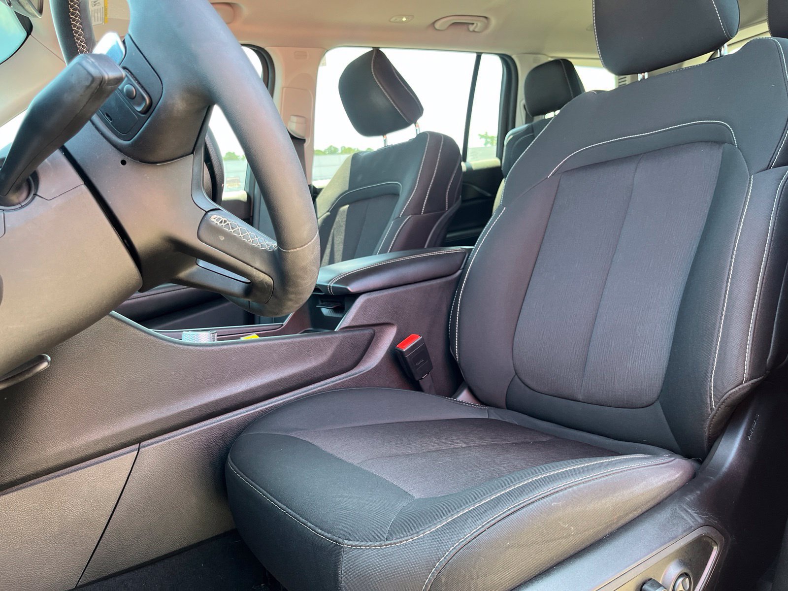 Used 2024 Jeep Grand Cherokee L Laredo w/ Luxury Tech Group I AWD/4WD image 8