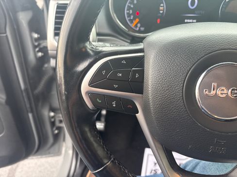 Used 2022 Jeep Grand Cherokee Laredo X image 24