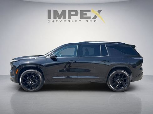 Used 2024 Chevrolet Traverse RS w/ LPO, Floor Liner Package AWD/4WD image 2