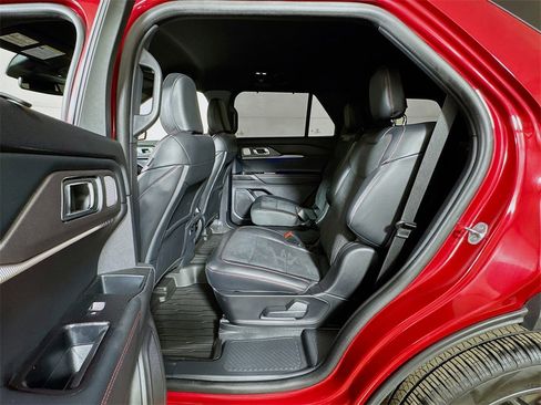 Used 2025 Ford Explorer ST image 23