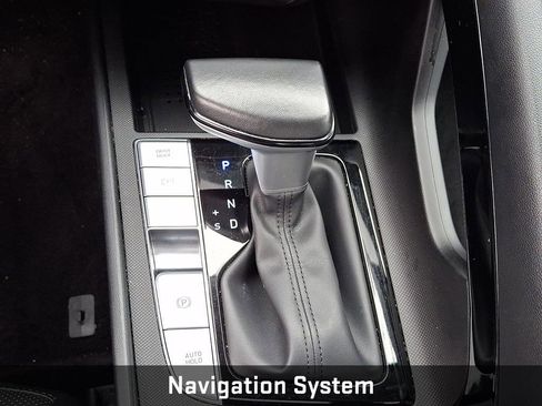 Used 2023 Hyundai Elantra Limited w/ Preferred Accessory Package image 15