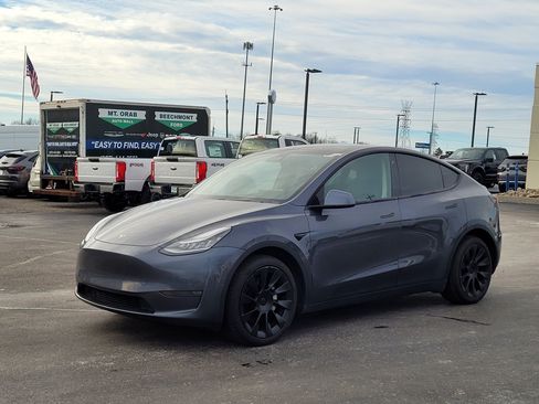 Used 2020 Tesla Model Y Long Range image 8