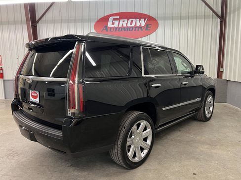 Used 2015 Cadillac Escalade Premium image 10