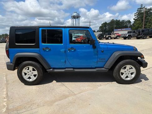Used 2015 Jeep Wrangler Unlimited Sport w/ Quick Order Package 24S AWD/4WD image 5
