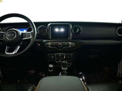 Used 2021 Jeep Wrangler Unlimited Sahara image 8