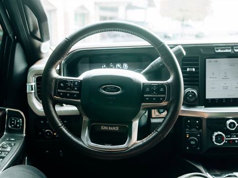 Used 2024 Ford F250 King Ranch w/ Chrome Package image 30