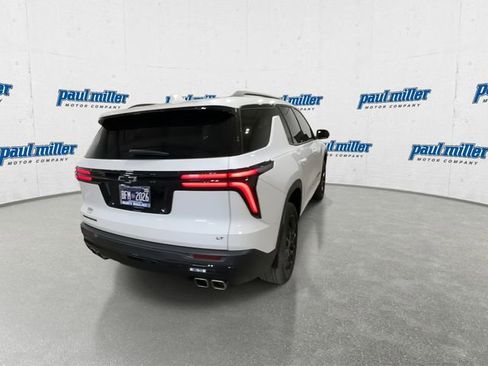 Used 2024 Chevrolet Traverse LT w/ Enhanced Driving Package FWD image 10