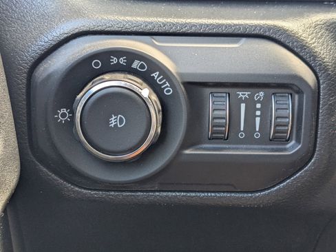 Used 2022 Jeep Wrangler Unlimited Sahara w/ Cold Weather Group image 24