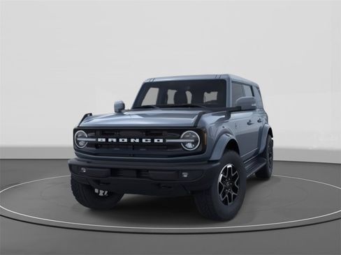 New 2025 Ford Bronco Outer Banks image 2