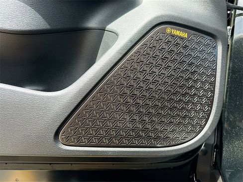 New 2025 Mitsubishi Outlander SE image 19