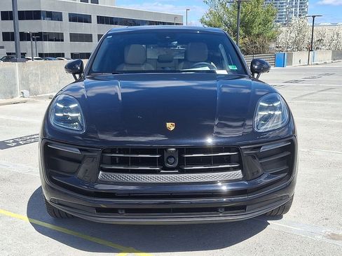 Used 2025 Porsche Macan image 6