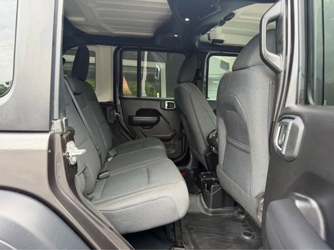 Used 2024 Jeep Wrangler Unlimited Sport AWD/4WD image 18