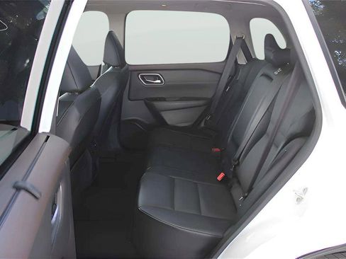 Used 2021 Nissan Rogue SV w/ Premium Package FWD image 29