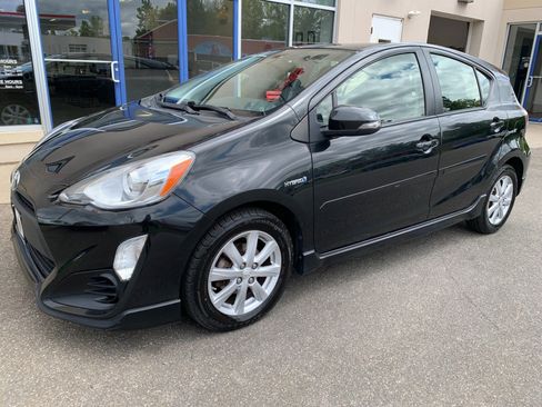 Used 2017 Toyota Prius C Two FWD image 1