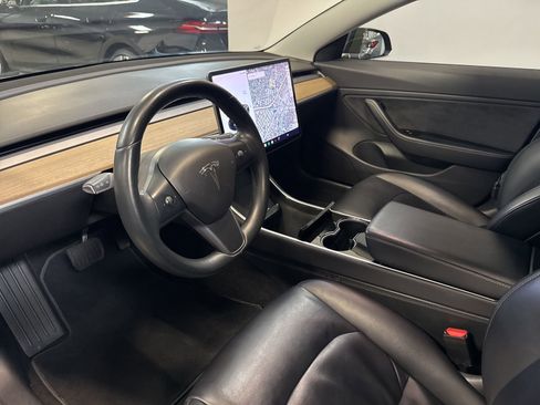 Used 2018 Tesla Model 3 Long Range RWD image 9