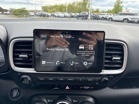 Used 2026 Hyundai Venue SEL FWD image 19