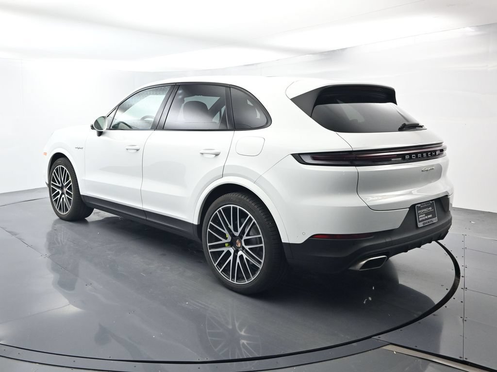 Certified 2026 Porsche Cayenne E-Hybrid AWD/4WD image 3
