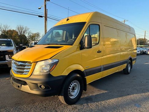 Used 2014 Freightliner Sprinter 2500 image 3
