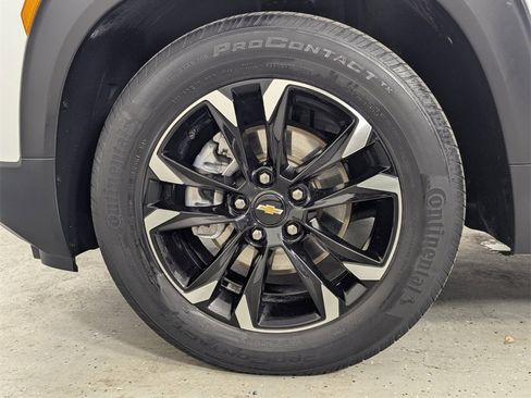 Used 2021 Chevrolet TrailBlazer LT w/ Premium Seating Package image 9