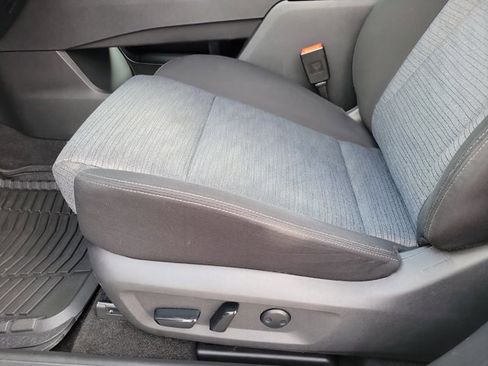 Used 2023 Nissan Rogue SV image 6