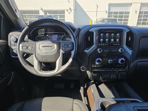 Used 2021 GMC Sierra 1500 Denali w/ Technology Package AWD/4WD image 16