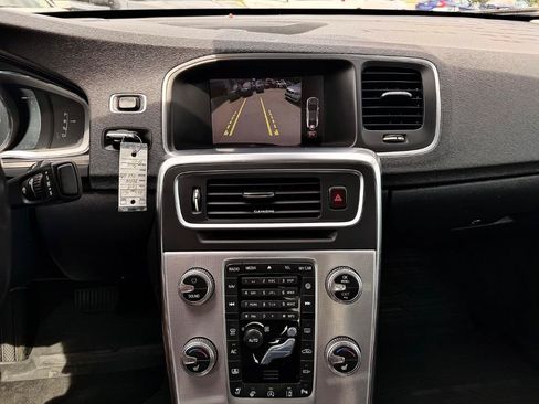 Used 2018 Volvo S60 T5 Inscription Platinum FWD image 7