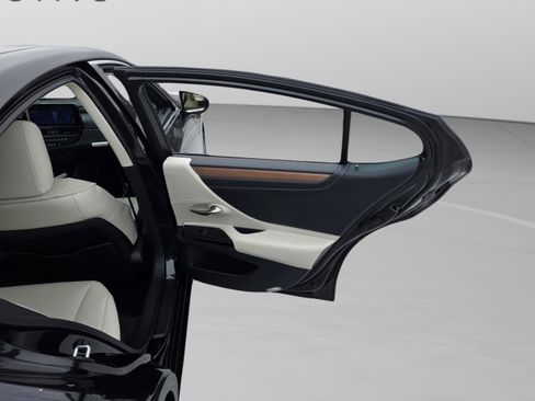 New 2025 Lexus ES 350 w/ Premium Package image 23