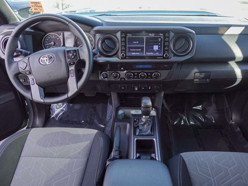 Certified 2022 Toyota Tacoma TRD Off-Road image 12