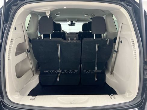Used 2023 Chrysler Voyager LX FWD image 24