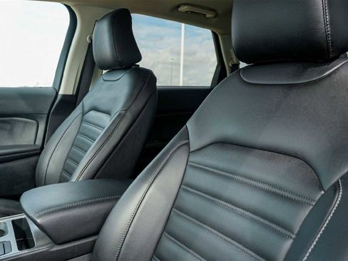 Used 2022 Ford Edge SEL w/ Convenience Package image 11