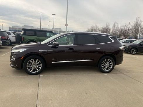 Used 2023 Buick Enclave Avenir w/ Avenir Technology Package AWD/4WD image 5