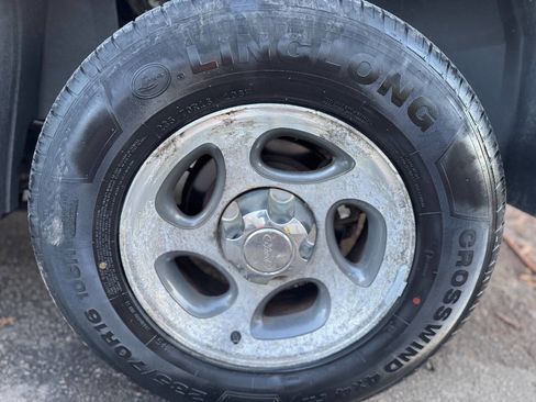 Used 2005 Ford Explorer Sport Trac XLT image 21