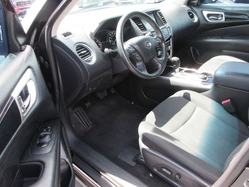 Used 2020 Nissan Pathfinder SV AWD/4WD image 12