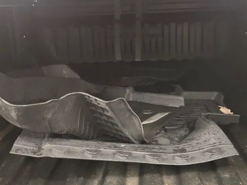 Used 2023 GMC Sierra 2500 SLT w/ SLT Premium Package image 16