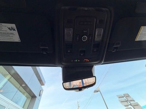 Used 2021 Cadillac Escalade Premium Luxury w/ LPO, Illumination Package image 13