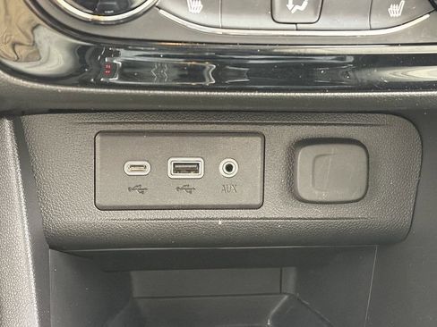 Used 2020 Buick Encore GX Preferred w/ Cold Weather Comfort Package FWD image 30