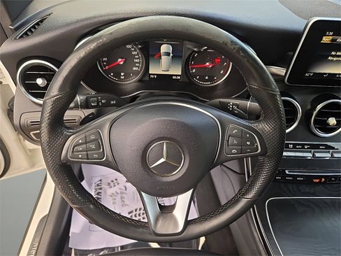 Used 2019 Mercedes-Benz GLC 300 4MATIC image 17