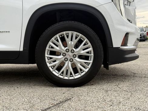Used 2024 GMC Acadia Elevation AWD/4WD image 10