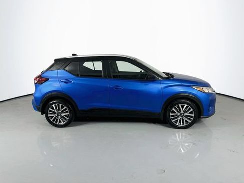 Used 2023 Nissan Kicks SV FWD image 10