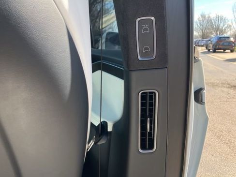 Used 2020 Tesla Model X Performance image 24