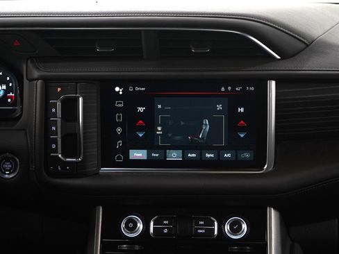 Used 2023 GMC Yukon XL Denali image 17