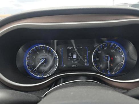 Used 2023 Chrysler Voyager LX FWD image 16